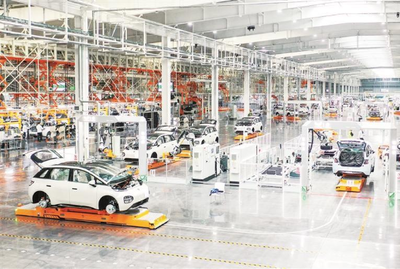 位于柳东新区内的上汽通用五菱宝骏基地内的岛式精益制造工厂。记者 覃科 摄